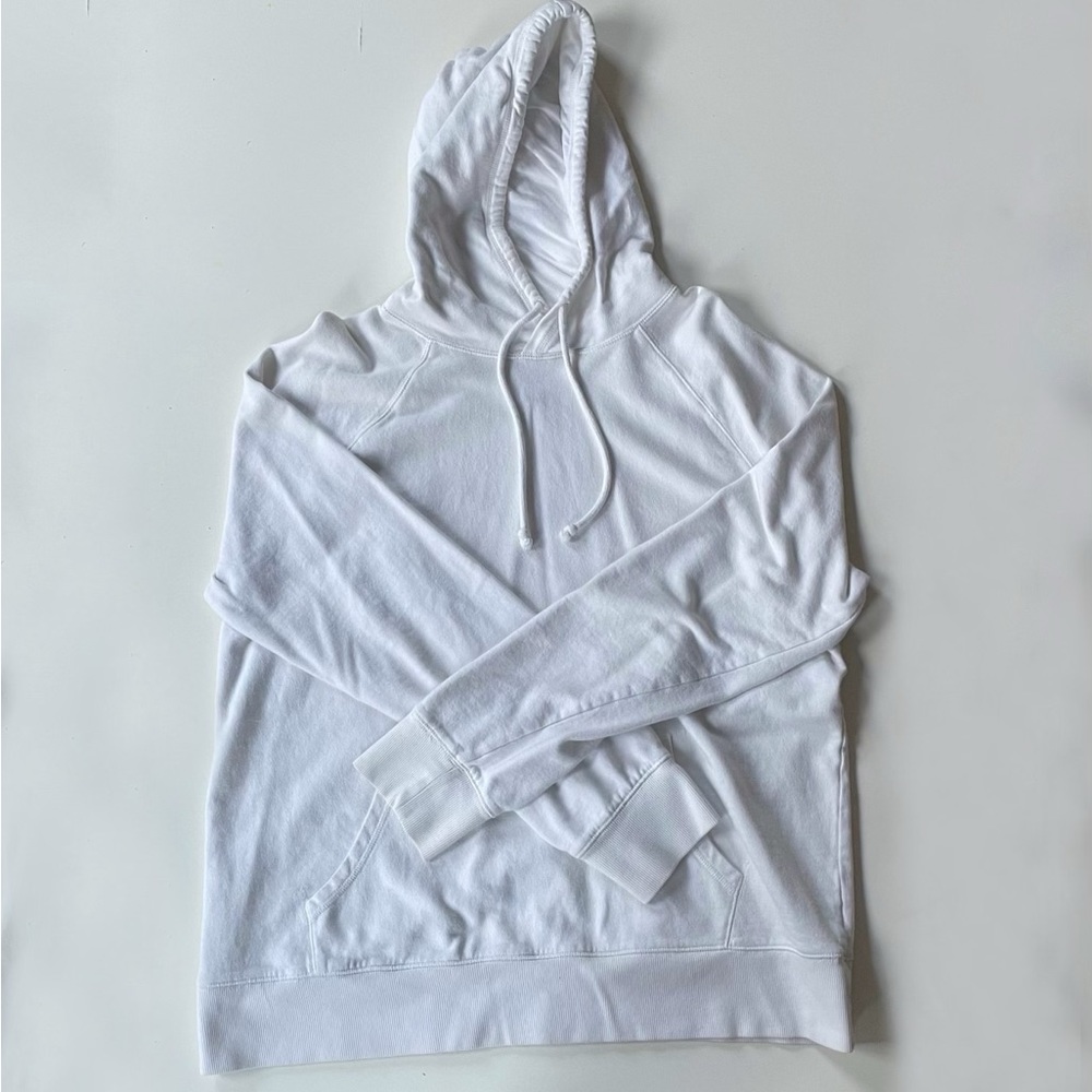 White Hoodie XL *OVERSIZED* *COMFORTABLE*